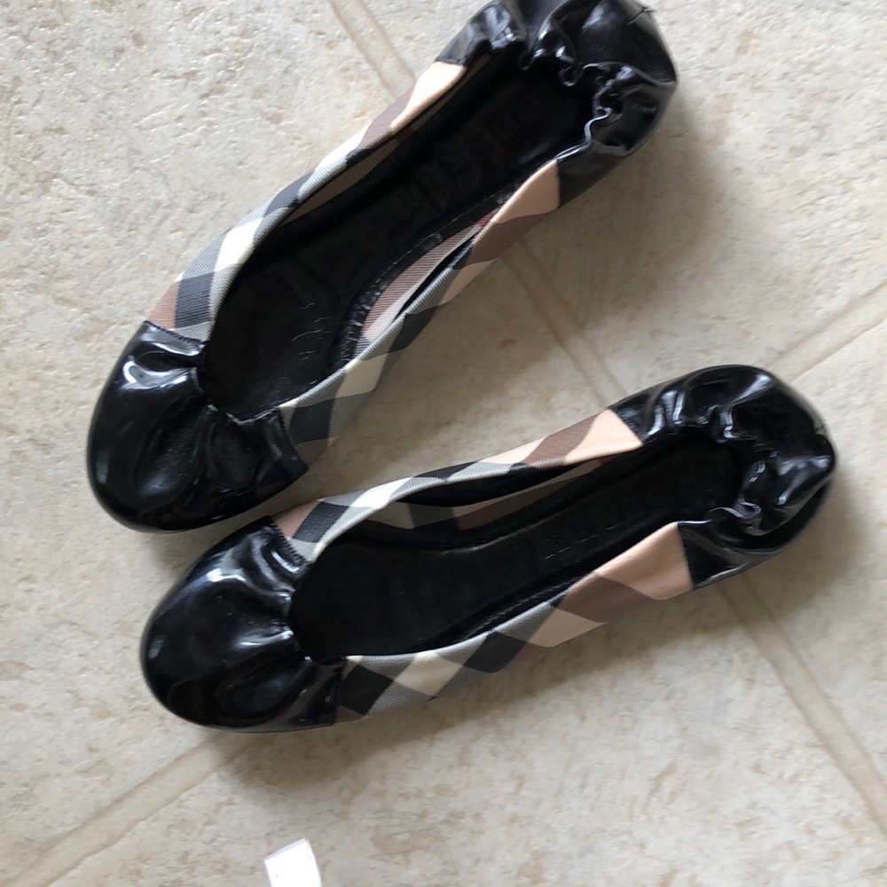 Authentic Burberry flat shoes